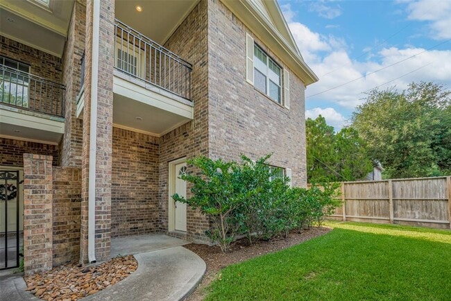 property at 2865 Westhollow Dr