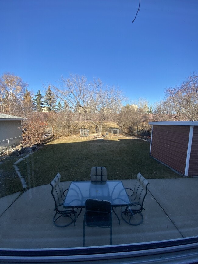 10704-10743 43 Ave NW in Edmonton, AB - Building Photo - Building Photo