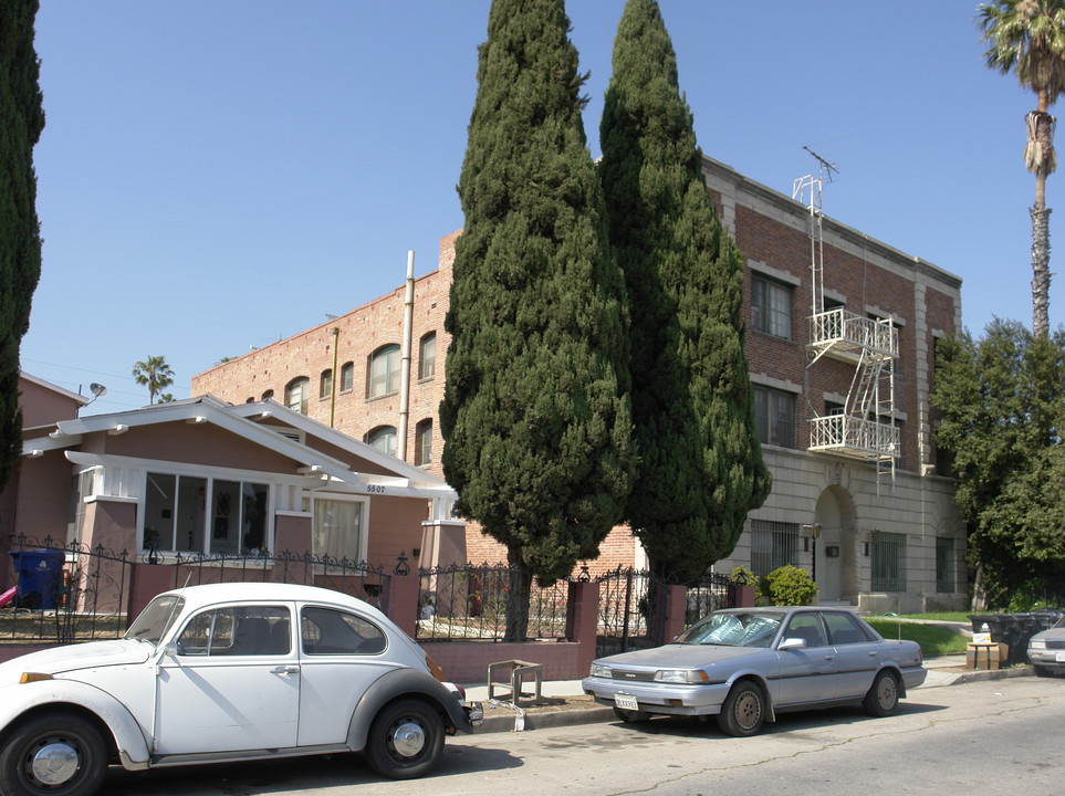 5503 Romaine St in Los Angeles, CA - Building Photo