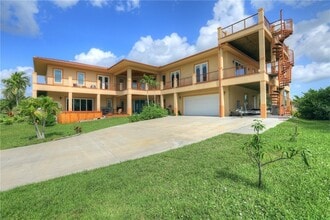 7785 Grand Oak Cir in Sebastian, FL - Building Photo - Building Photo