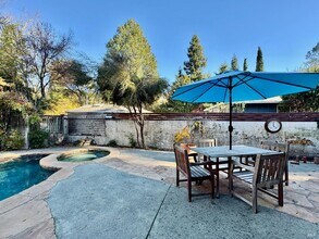 400 Glass Mountain Rd in St Helena, CA - Building Photo - Building Photo