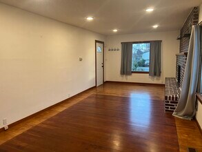 929 E 57th St in Tacoma, WA - Building Photo - Building Photo