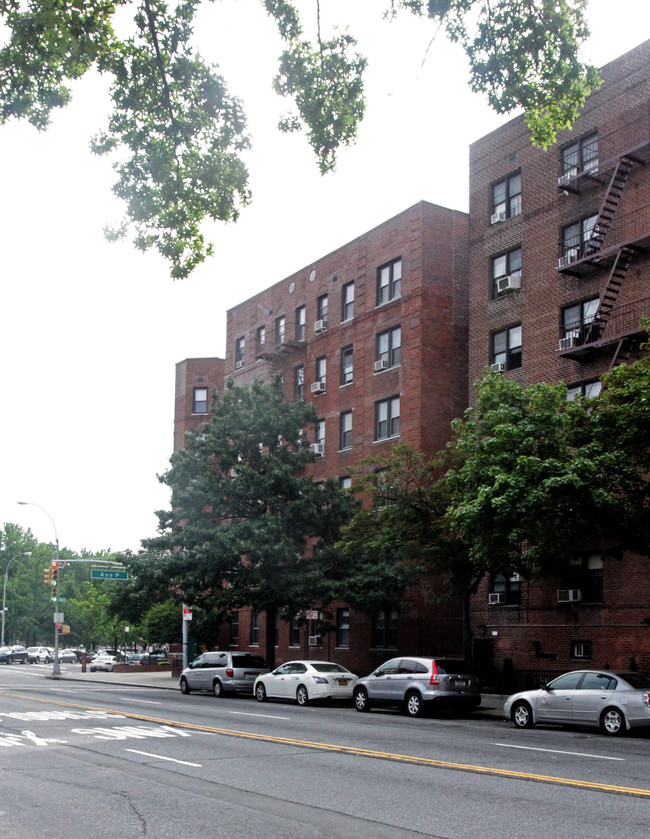 7701 Bay Pky in Brooklyn, NY - Building Photo - Building Photo