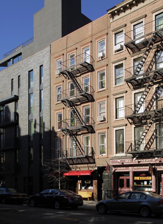 65 Carmine St in New York, NY - Building Photo