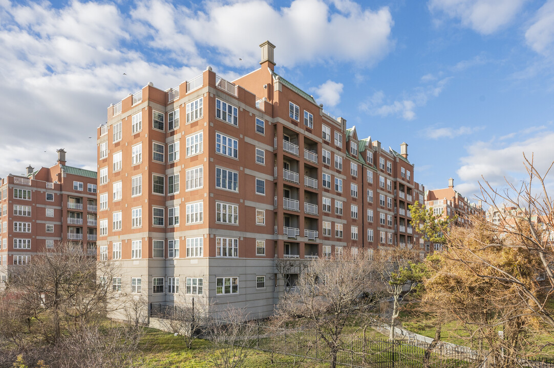 120 Oceana Dr W in Brooklyn, NY - Foto de edificio