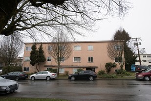 8687 Selkirk St in Vancouver, BC - Building Photo