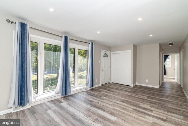 400 E Main St in Evesham, NJ - Building Photo - Building Photo