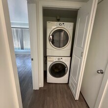 800 N June St, Unit #5 in Los Angeles, CA - Foto de edificio - Building Photo