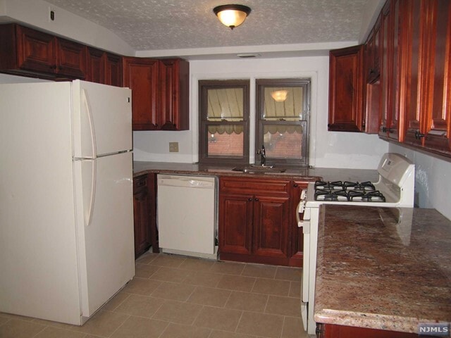 95 McKinley Ave in Lodi, NJ - Foto de edificio - Building Photo