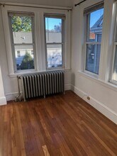 195 Lake St in Boston, MA - Foto de edificio - Building Photo