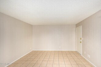 11002 N 15th Ave-Unit -3 in Phoenix, AZ - Building Photo - Building Photo