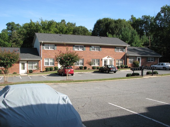 Brylin Crossing in Winston-Salem, NC - Building Photo - Building Photo