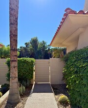 253 Kavenish Dr in Rancho Mirage, CA - Foto de edificio - Building Photo