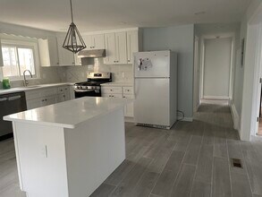 36 Dartmouth St in Waltham, MA - Building Photo - Building Photo