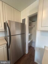 10401 Montrose Ave in Bethesda, MD - Building Photo