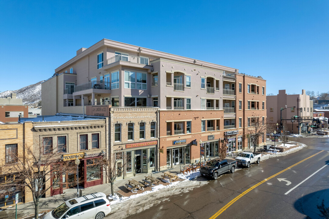 1275 Washington Ave in Golden, CO - Foto de edificio