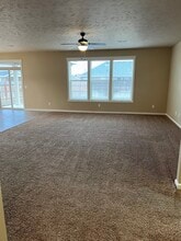 1004 Willow Ave NE in Quincy, WA - Building Photo - Building Photo