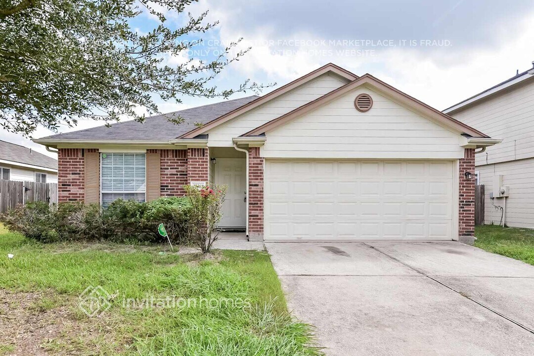 22218 Doubletree Park Dr in Houston, TX - Building Photo