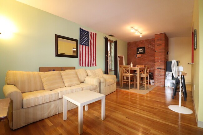 property at 96 Gainsborough St