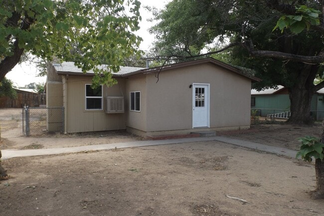 716 S Butler Ave in Farmington, NM - Building Photo - Building Photo