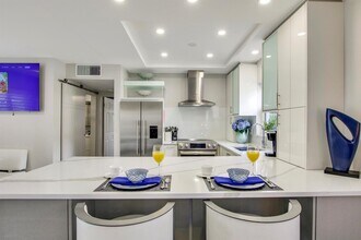 100 Venetian Dr, Unit UNIT2 in Delray Beach, FL - Building Photo - Building Photo