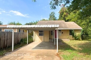 44 16th Ave N in Texas City, TX - Building Photo