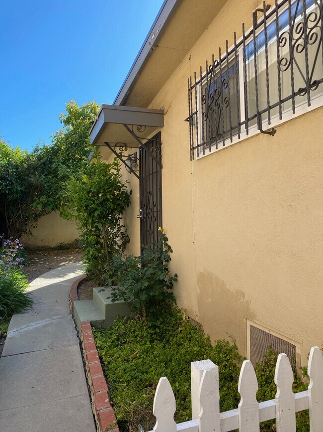 824 Glenway Dr Apartments and Nearby Inglewood Apartments For Rent