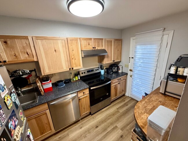 9 Charles St in Ithaca, NY - Foto de edificio - Building Photo