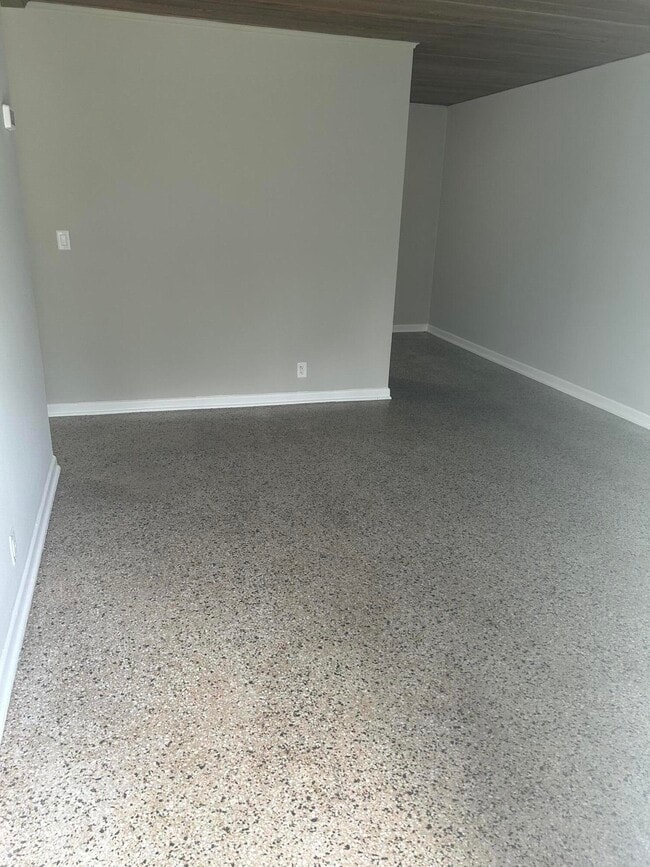 5043 Clouse Rd in West Palm Beach, FL - Building Photo - Building Photo