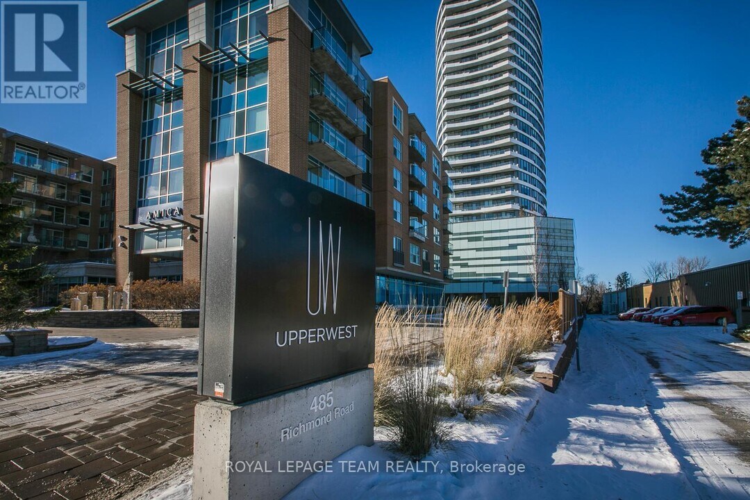 485 Richmond Rd in Ottawa, ON - Building Photo