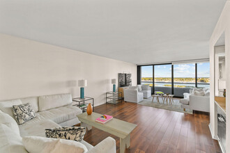 529 S Flagler Dr in West Palm Beach, FL - Building Photo - Building Photo
