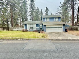 5727 W Pacific Park Dr in Spokane, WA - Building Photo
