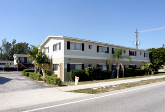 Enclave At Crown Park in Lake Worth, FL - Building Photo - Building Photo