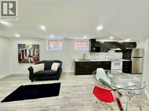 916 Magdalena Ct in Kitchener, ON - Building Photo - Building Photo