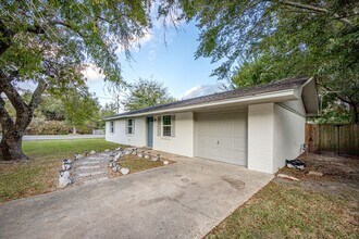 201 Audrey Cir in Ocean Springs, MS - Building Photo - Building Photo