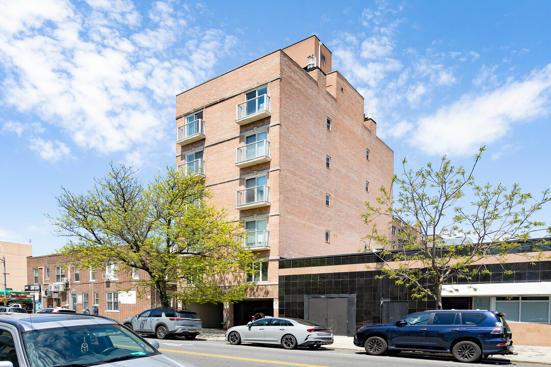 2011 Avenue X in Brooklyn, NY - Foto de edificio