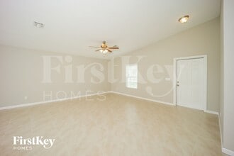 154 NW Curtis St in Port St. Lucie, FL - Foto de edificio - Building Photo