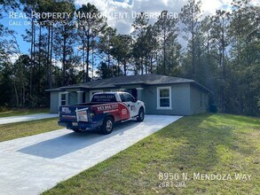 8950 N Mendoza Way in Citrus Springs, FL - Building Photo - Building Photo