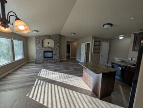 909 S Main St, Unit L in Layton, UT - Building Photo - Building Photo