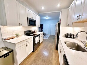 89 Princeton St, Unit #1 in Boston, MA - Foto de edificio - Building Photo