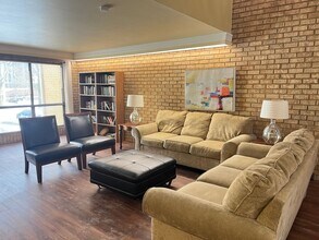 444 N Clay Ave in Kirkwood, MO - Building Photo - Building Photo