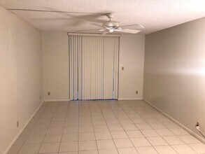 733 SE 1st Way in Deerfield Beach, FL - Building Photo - Building Photo