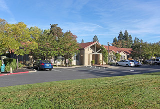 Brookdale Roseville in Roseville, CA - Building Photo - Primary Photo