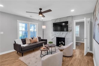 3910 Clairmont Rd in Chamblee, GA - Building Photo - Building Photo