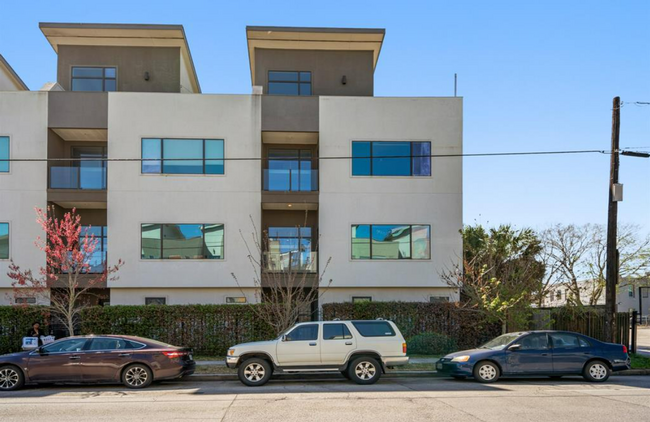 1721 Hickory St, Unit Room 2 in Houston, TX - Building Photo - Building Photo