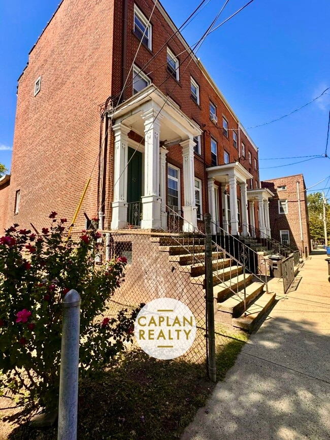 42 Warren St, Unit 4 in New Haven, CT - Building Photo - Building Photo