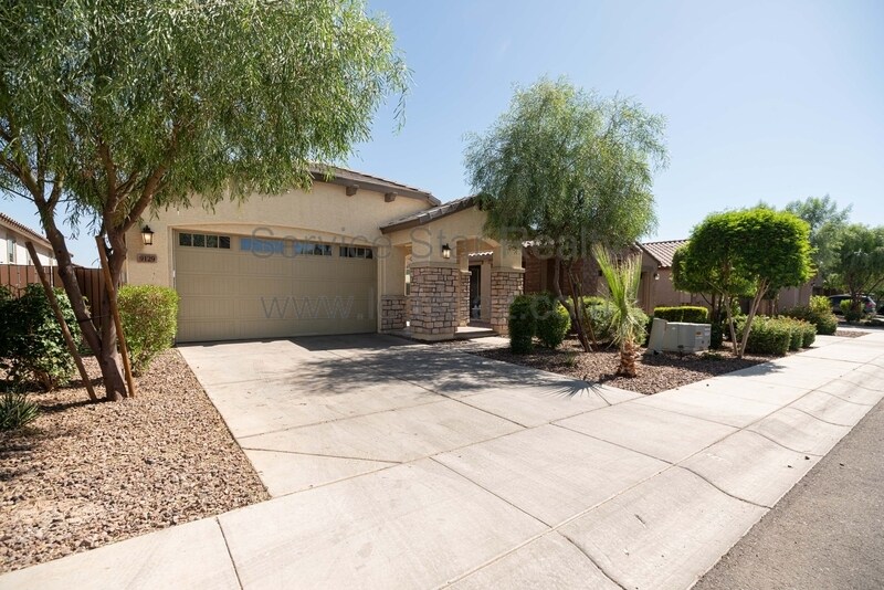 9129 W Sells Dr in Phoenix, AZ - Building Photo