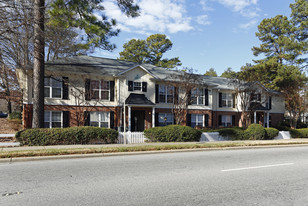 Lexington on the Green Apartments