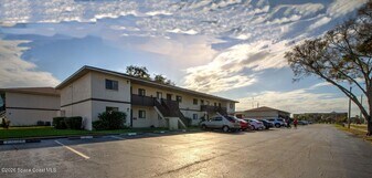 1558 University Ln, Unit 505 in Cocoa, FL - Building Photo