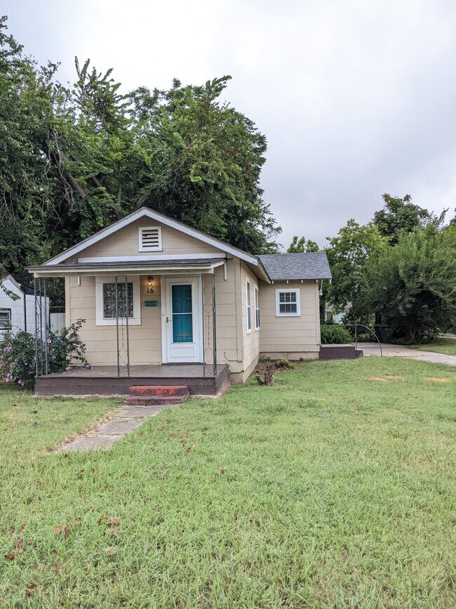 16 E Blanch Ave Rentals in Edmond, OK